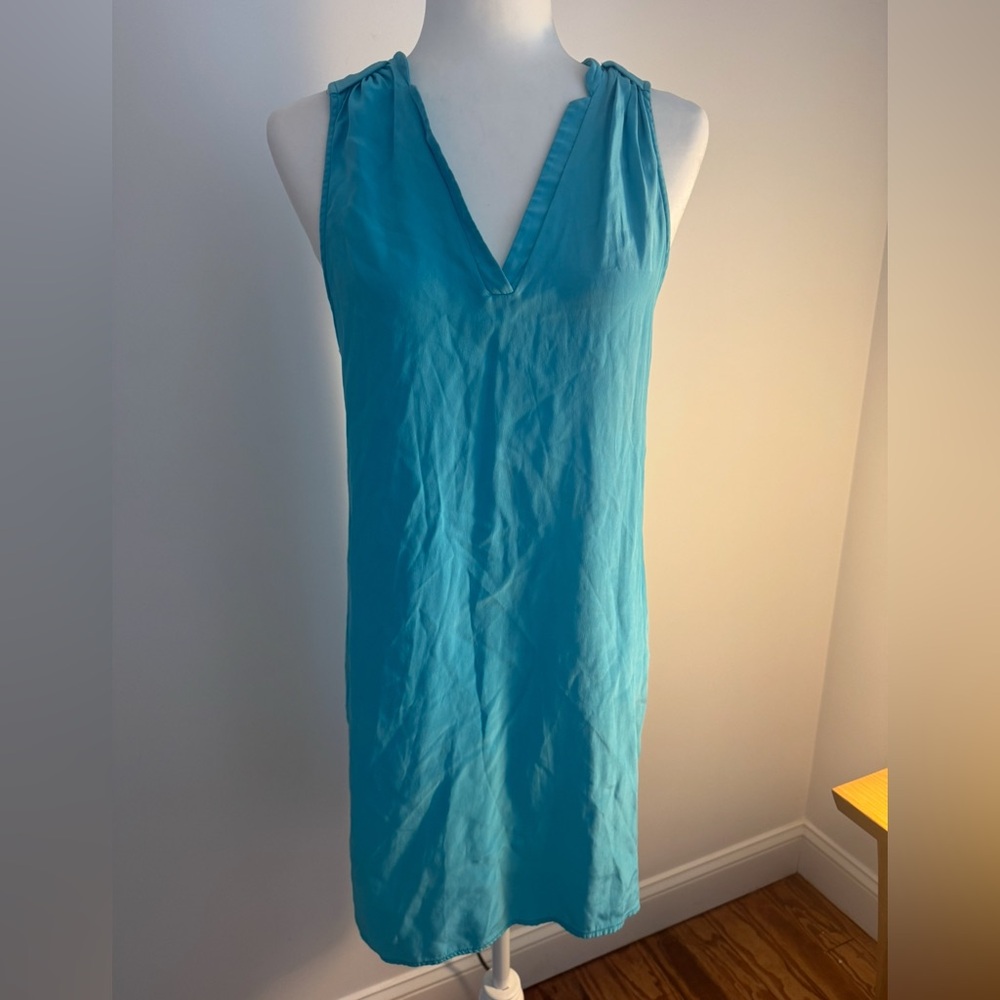 Blue Sleeveless V-Neck Dress